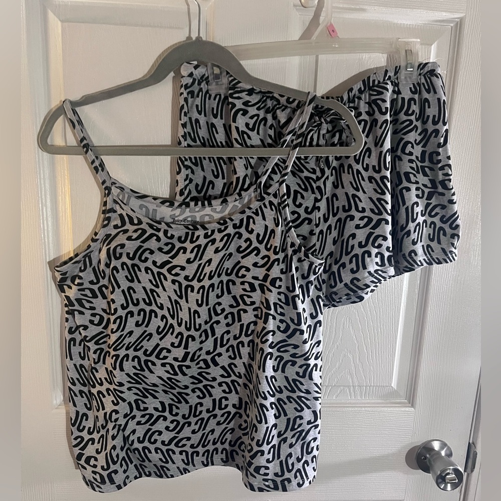 Juicy Couture Black and White Camisole and shorts 2 piece sleepwear set. Lg NWOT